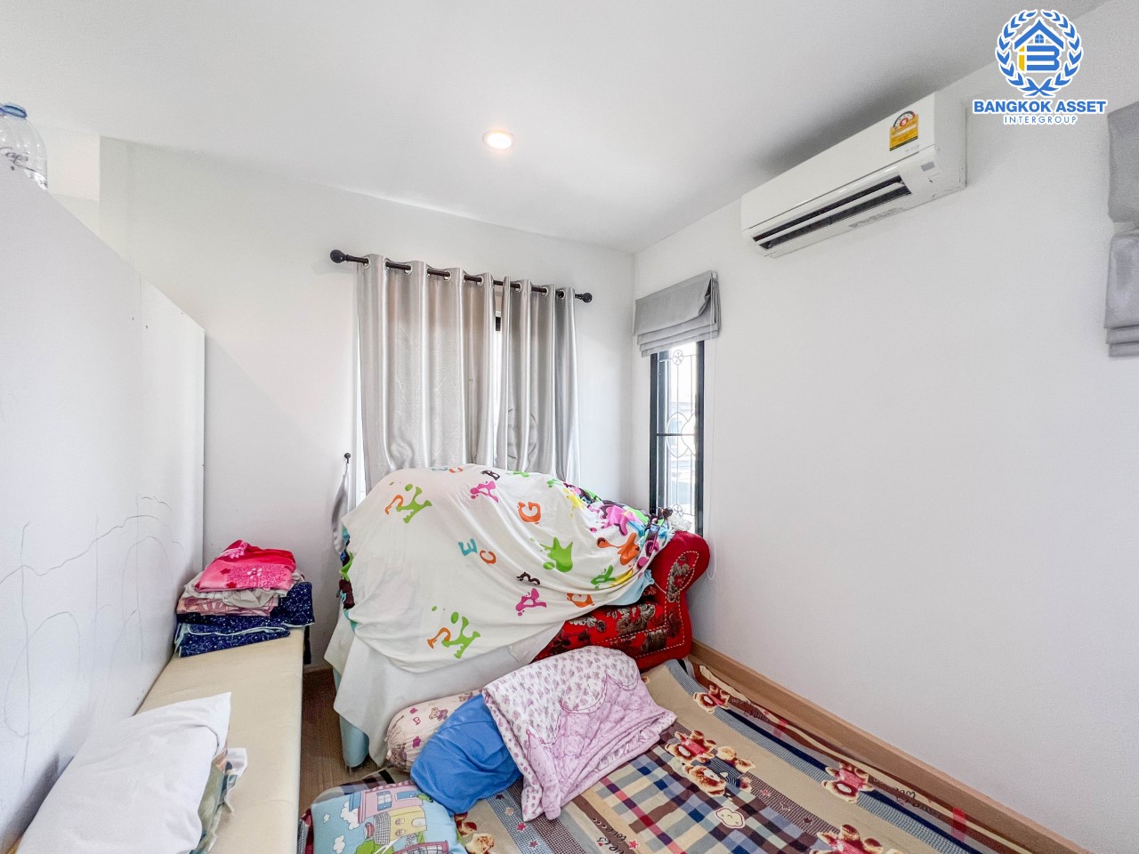 *****บ้านเดี่ยวมือสอง ย่านนนทบุรี ม.ดีไลท์ พุทธมณฑล-ศาลายา หลังมุม เนื้อที่กว้างขวางมากถึง 58.2 ตร.ว. ฟังก์ชัน 3 ห้องนอน 2 ห้องน้ำ ที่จอดรถ 2 คัน บ้านสวย พร้อมเข้าอยู่ได้ทันที บนทำเลแห่งการเดินทาง เชื่อมต่อได้หลายเส้นทาง ใกล้ทางด่วน "ศรีรัช"